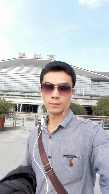 错把真心喂了狗的第三张照片--平潭相亲网